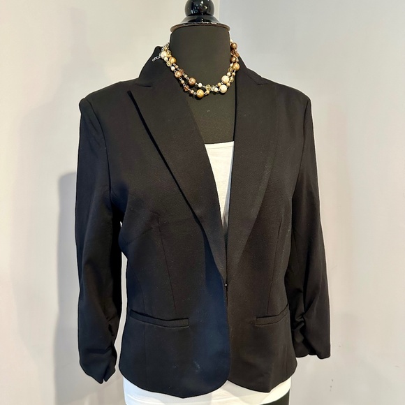 Amanda and Chelsea Black Blazer - Picture 1 of 6